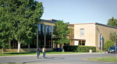 A photo of Lakehead University.