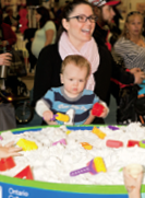 Photo of a mother and child at the Ottawa Baby Show.